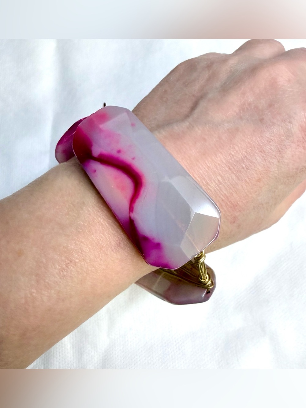 Bourbon and Bowties pink agate wrapped gold wire bracelet - Picture 4 of 6